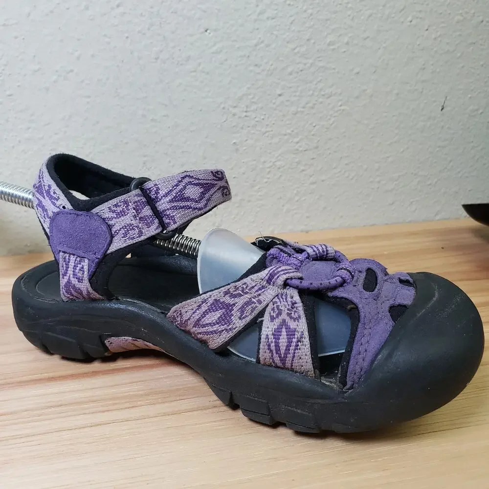 Keen Youth Size 1 Strappy‎ Sport Sandals Purple Print Hiking Gorpcore Camping